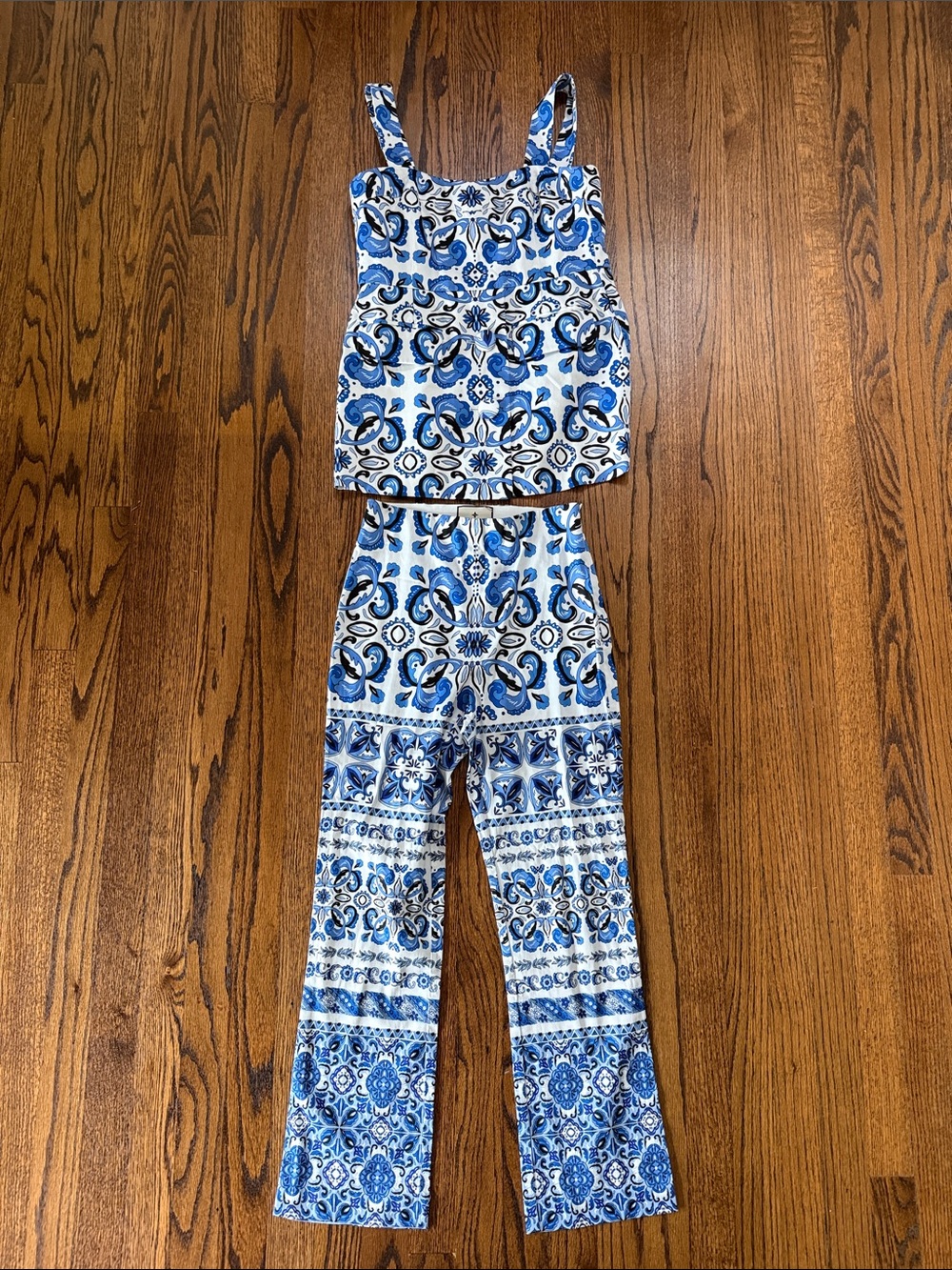 Tuckernuck Women’s Small Blue and White Printed Two-Piece Jumpsuit Set